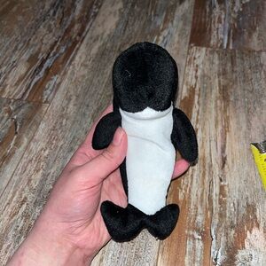 Ty Beanie Babies Waves the Whale Plush 1997 7”